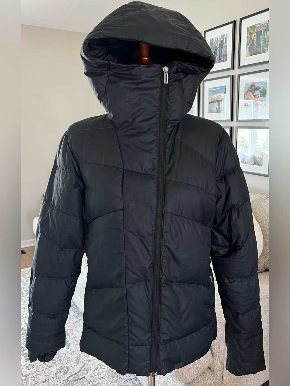 Nau Down Jacket Womens Medium Black Goose Hooded Quilted Puffer Outdoors Hiking